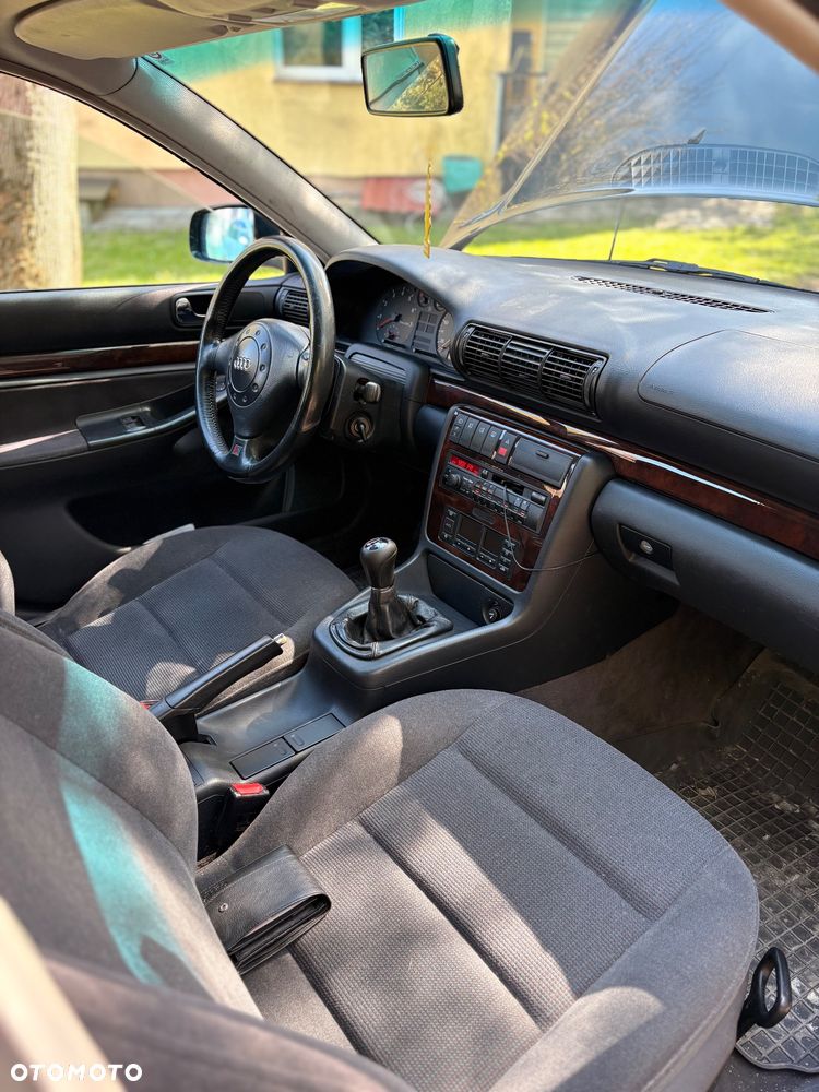 Audi A4 Limousine 2.6 - 11