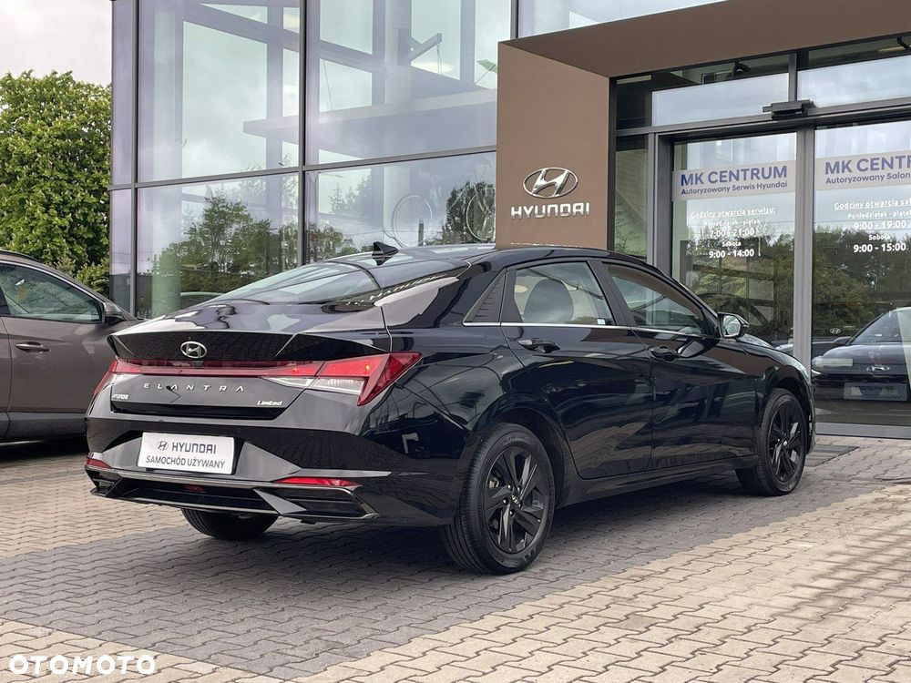 Hyundai Elantra - 5