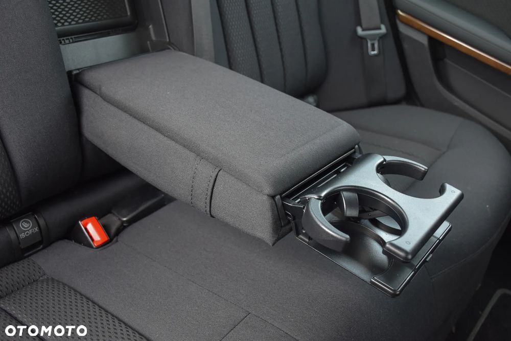 Mercedes-Benz Klasa E 200 BlueEFFICIENCY 7G-TRONIC Elegance - 34