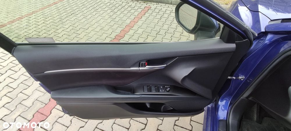 Toyota Camry 2.5 Hybrid Comfort CVT - 6