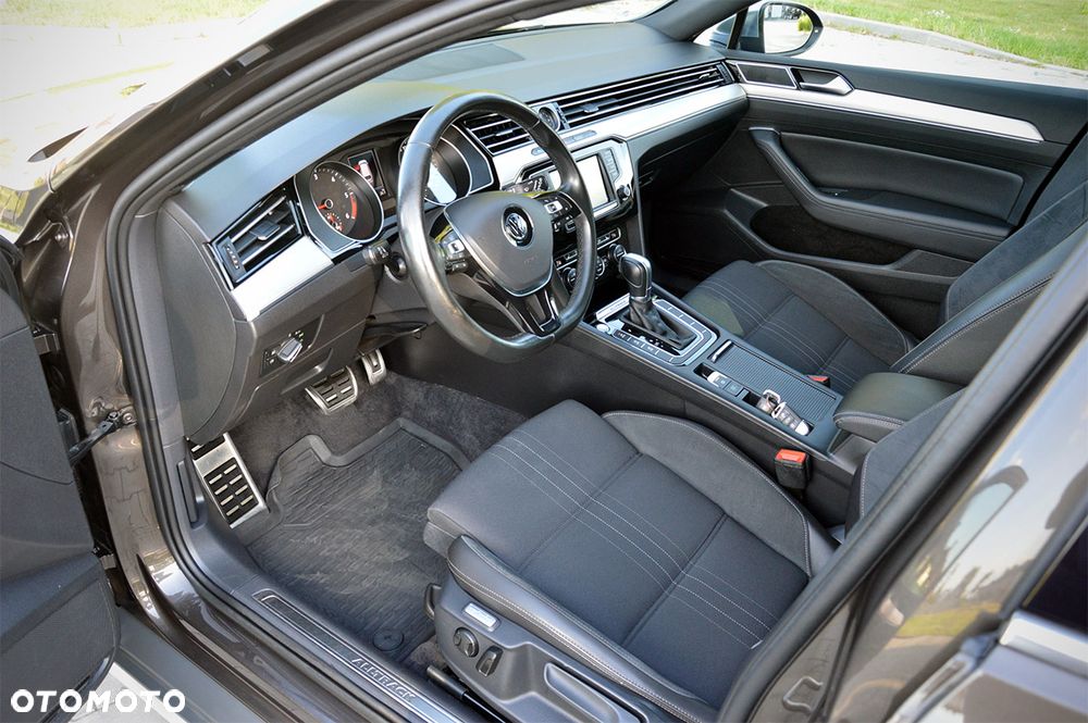 Volkswagen Passat Alltrack 2.0 TDI SCR 4Motion DSG (BMT) - 11