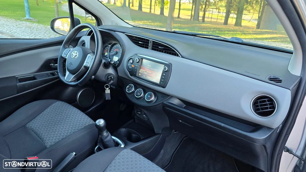 Toyota Yaris 1.0 VVT-i Comfort+P.Style - 28