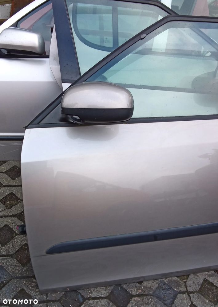 Drzwi przód Skoda Fabia II 2 9202 - 3