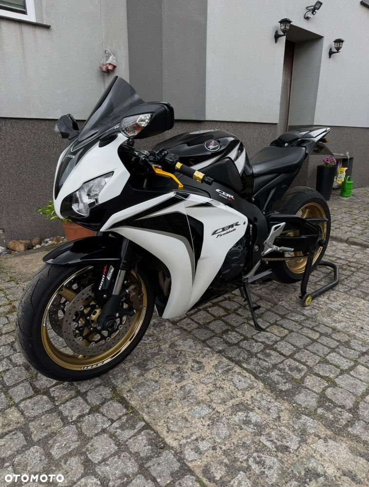Honda CBR - 1