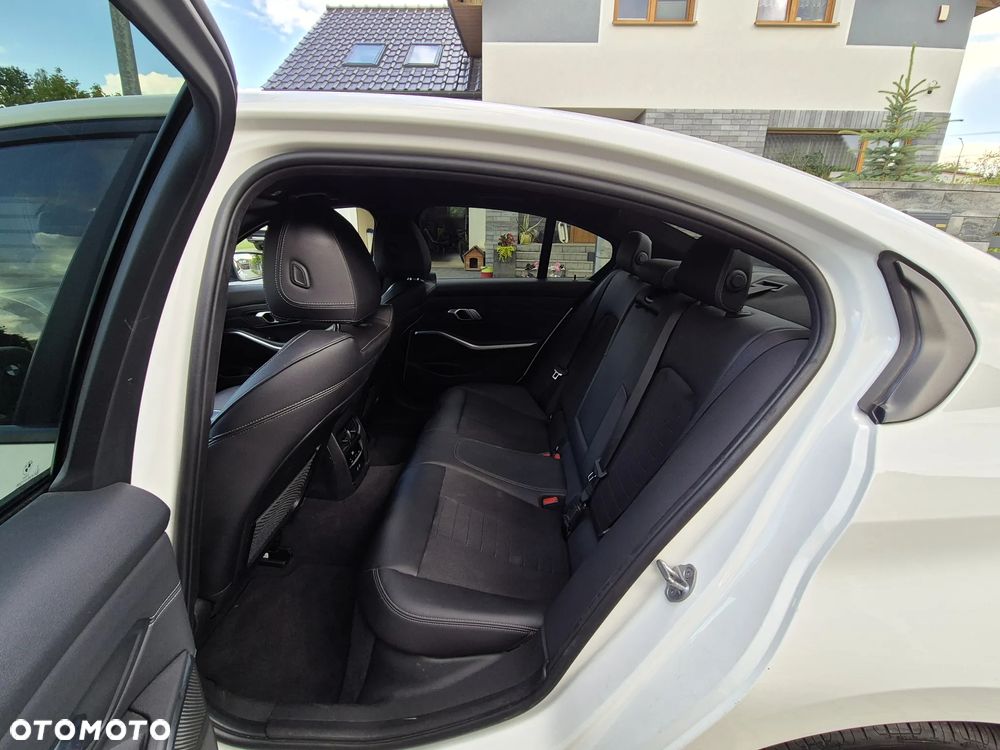 BMW Seria 3 318i Sport Line - 10