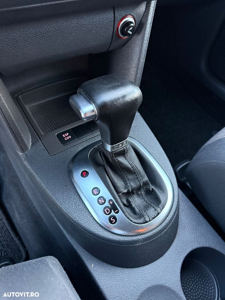 Volkswagen Touran 2.0 TDI DPF DSG Cross - 13