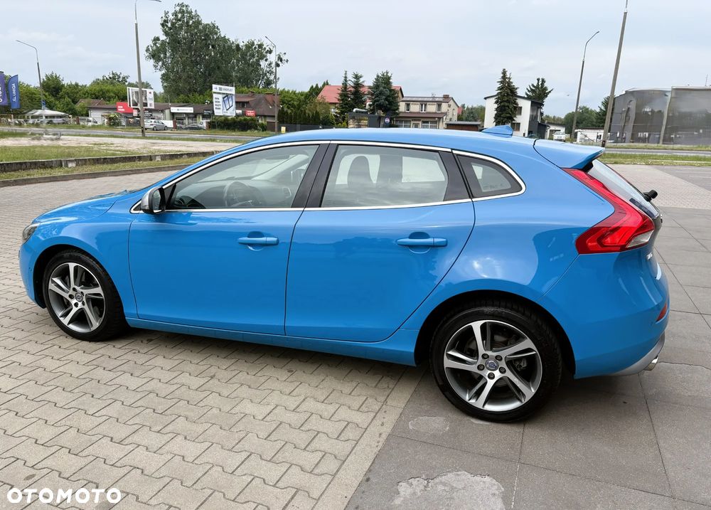 Volvo V40 D4 Drive-E R-Design Kinetic - 4