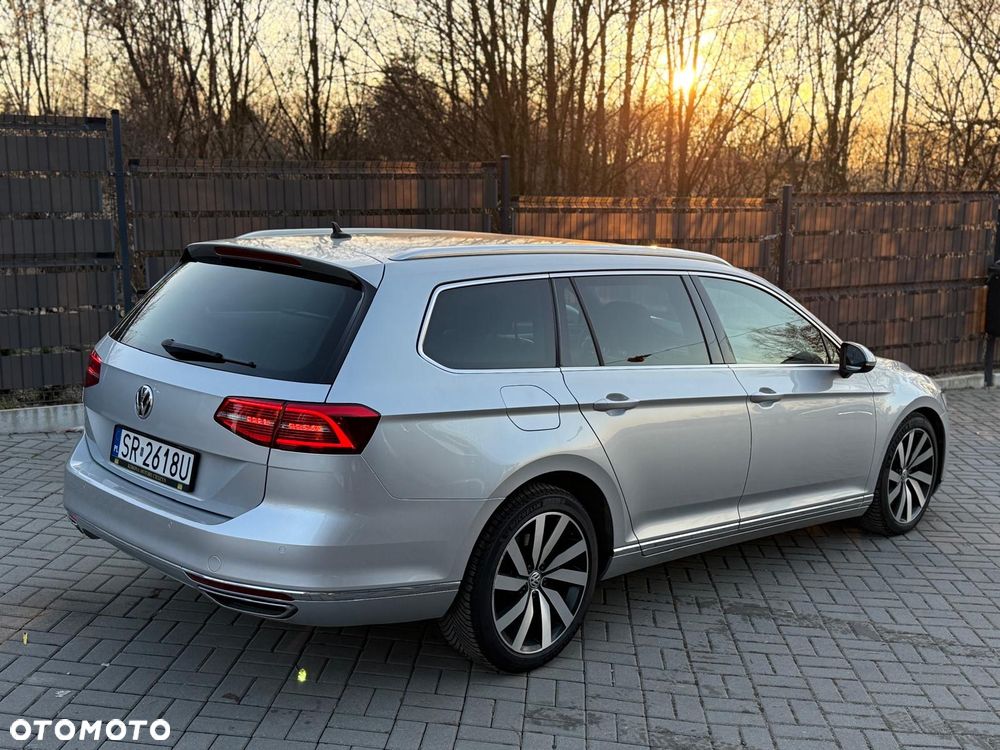 Volkswagen Passat 2.0 TDI Bi-Turbo BMT 4Mot Highline DSG - 9
