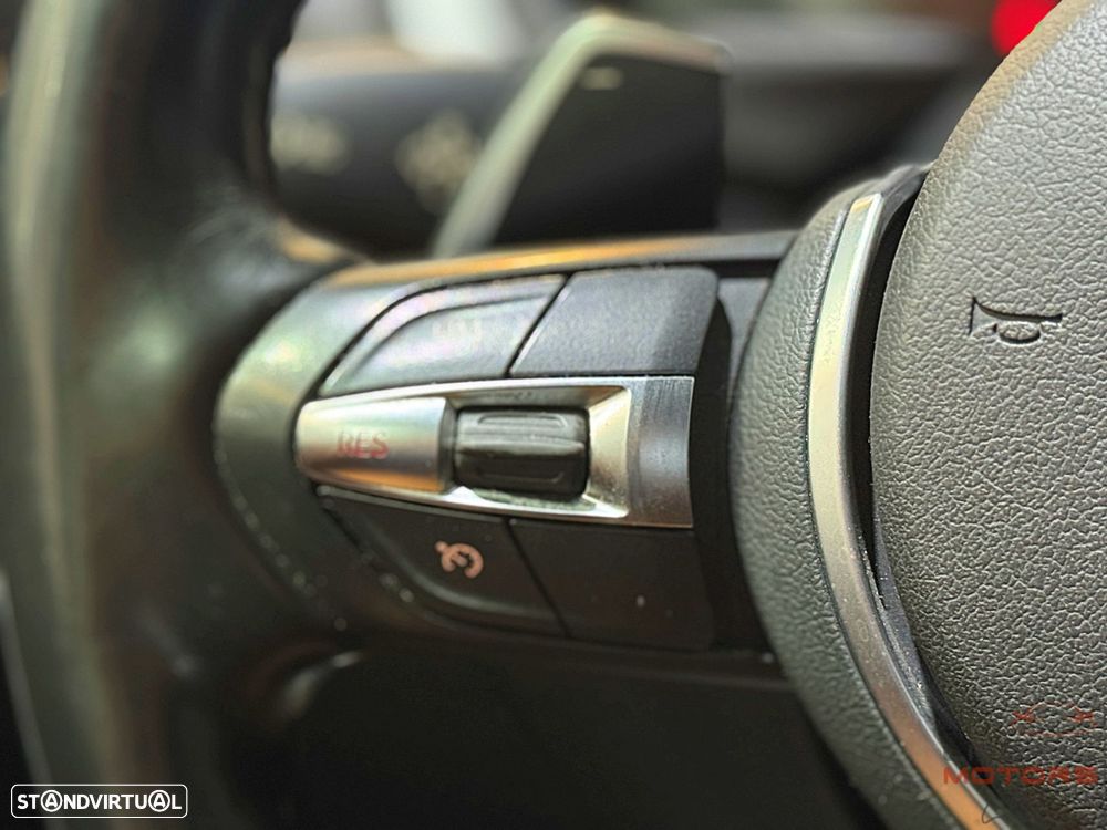 BMW 320 d Auto Line Sport - 23