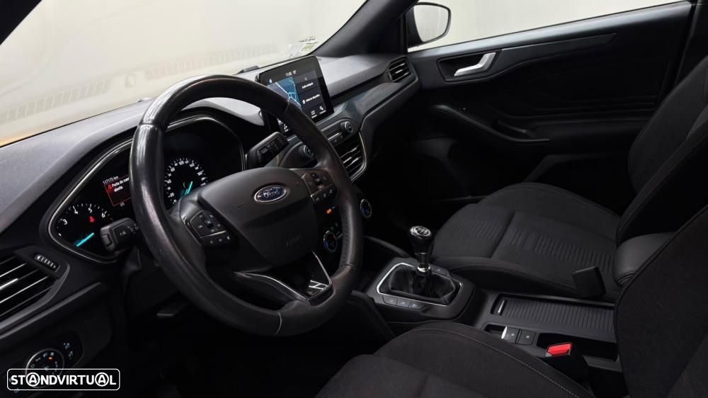 Ford Focus 1.0 EcoBoost Active - 11