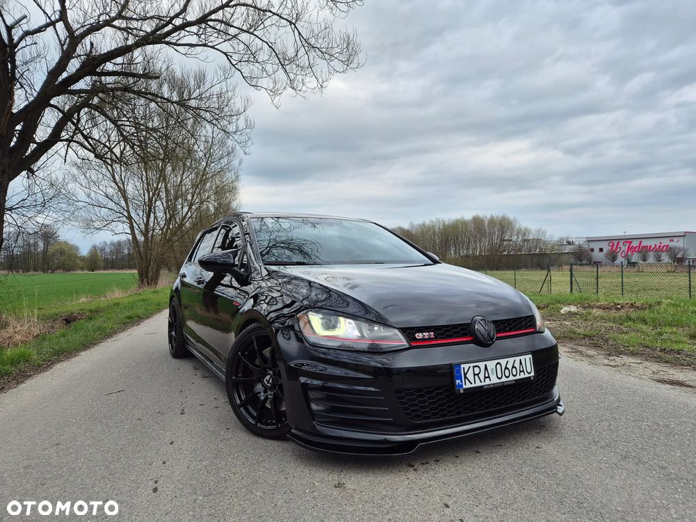Volkswagen Golf GTI Performance BlueMotion Technology DSG - 2