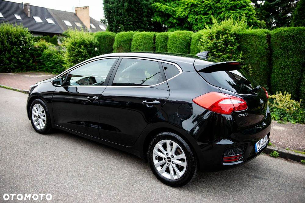 Kia Ceed 1.6 GDI ISG Platinum Edition - 12