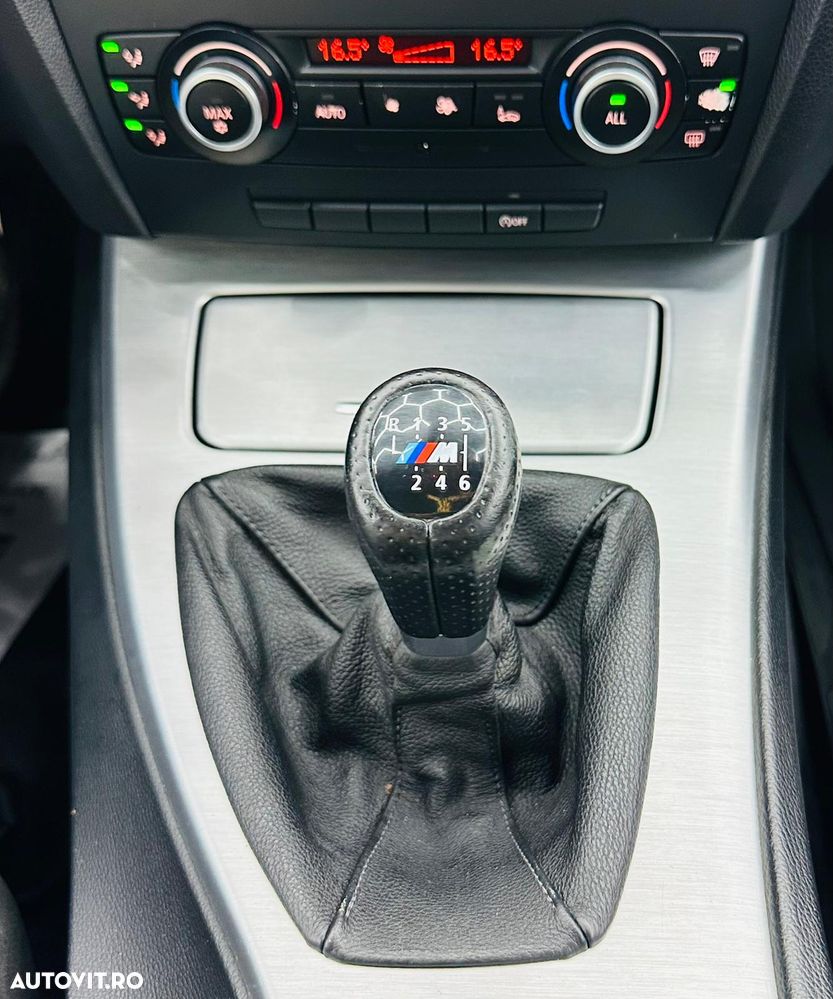 BMW Seria 3 318d Sport Line - 24