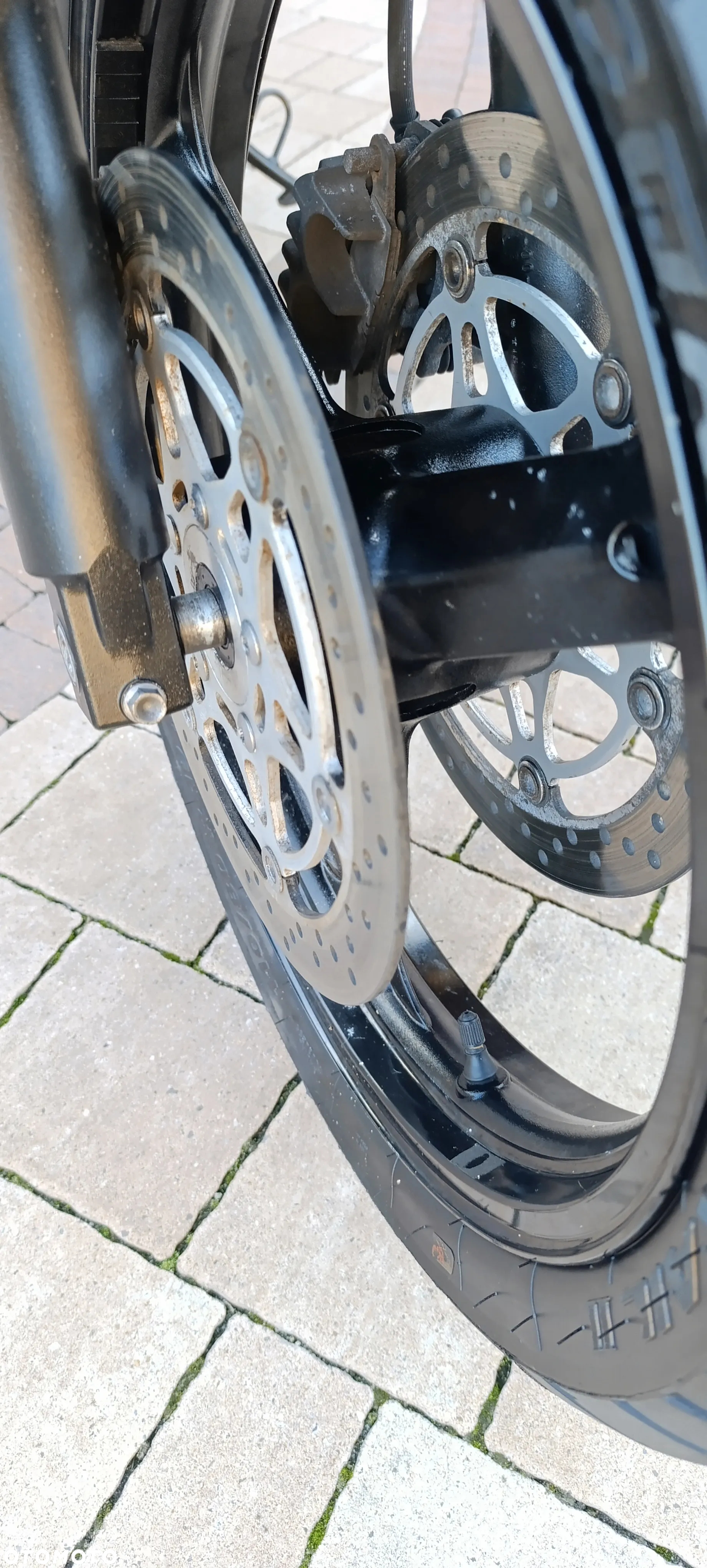 Suzuki V-STROM - 17