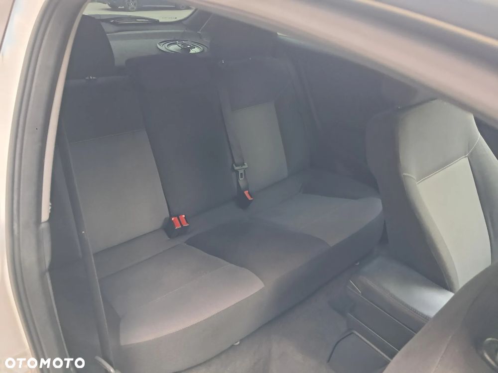 Opel Astra - 16