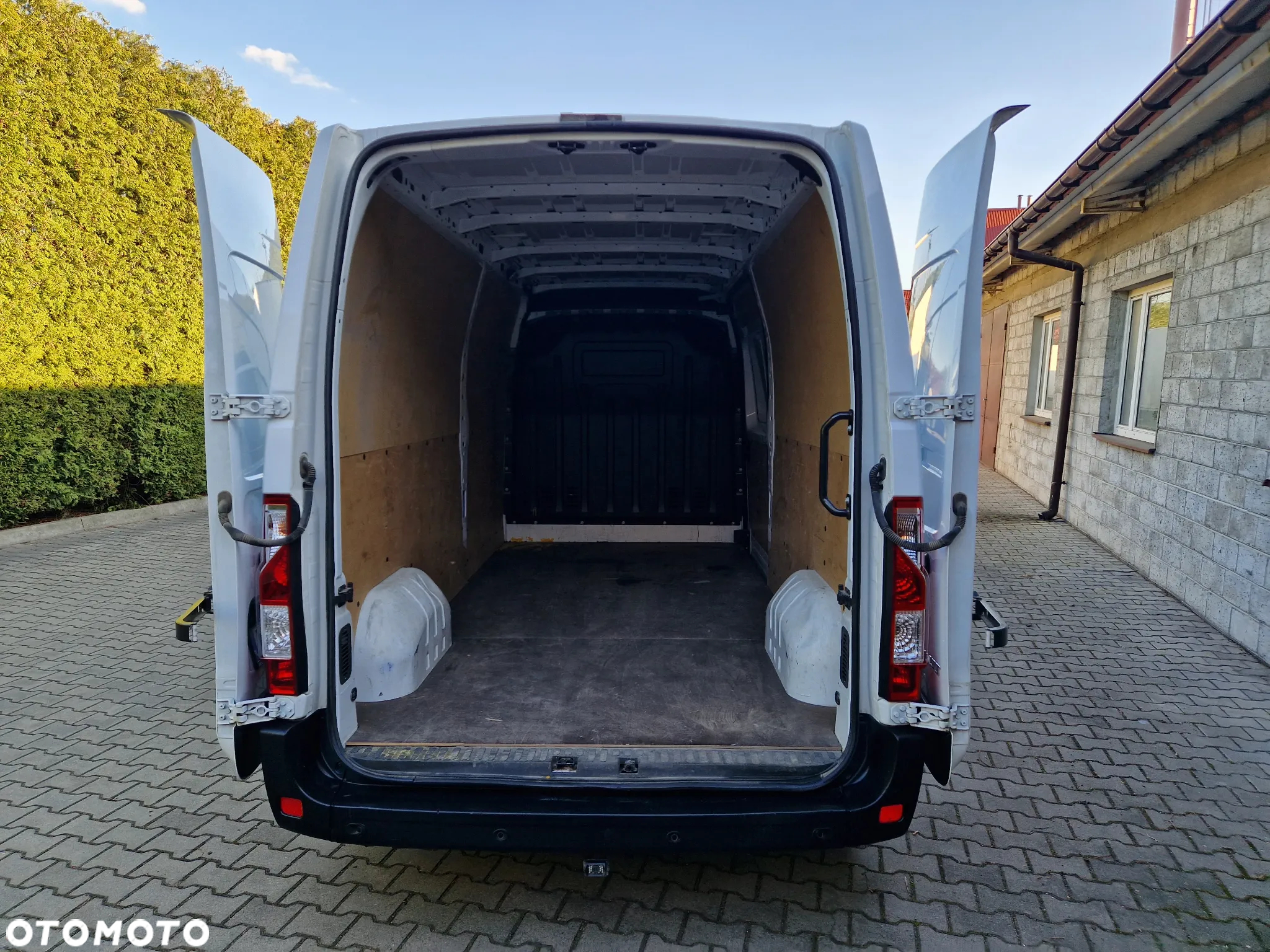 Renault Master 2.3 Salon PL L3H2 - 12