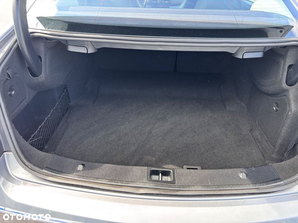 Mercedes-Benz Klasa E 350 CGI BlueEFFICIENCY 7G-TRONIC Avantgarde - 16