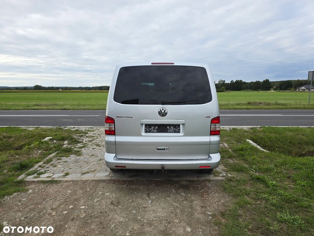 Volkswagen Multivan - 7