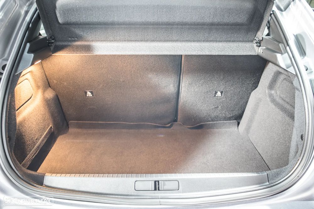 Peugeot e-208 Active - 10