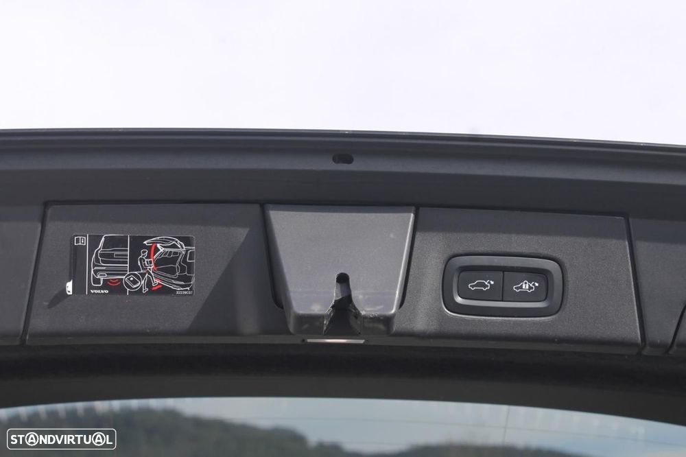 Volvo V90 2.0 T6 PHEV Inscription Expression AWD - 32