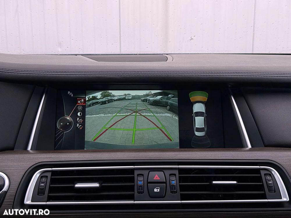 BMW Seria 7 730d Edition Exclusive - 13