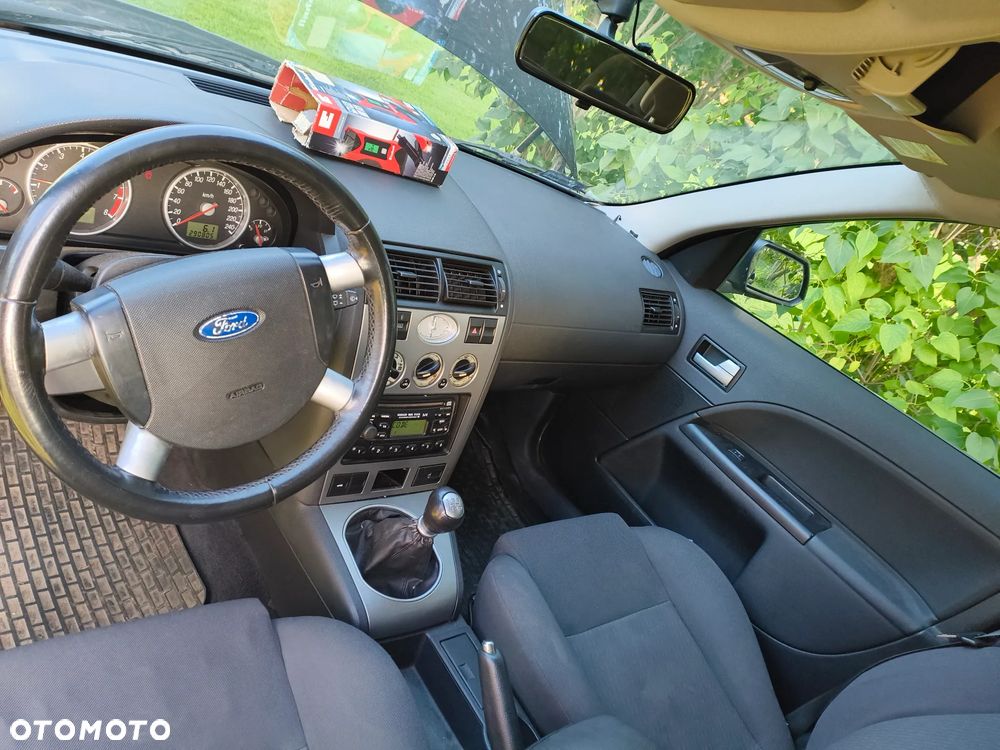 Ford Mondeo 1.8 Ambiente - 11