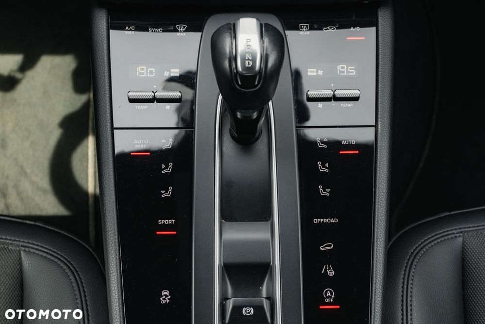 Porsche Macan Standard - 22