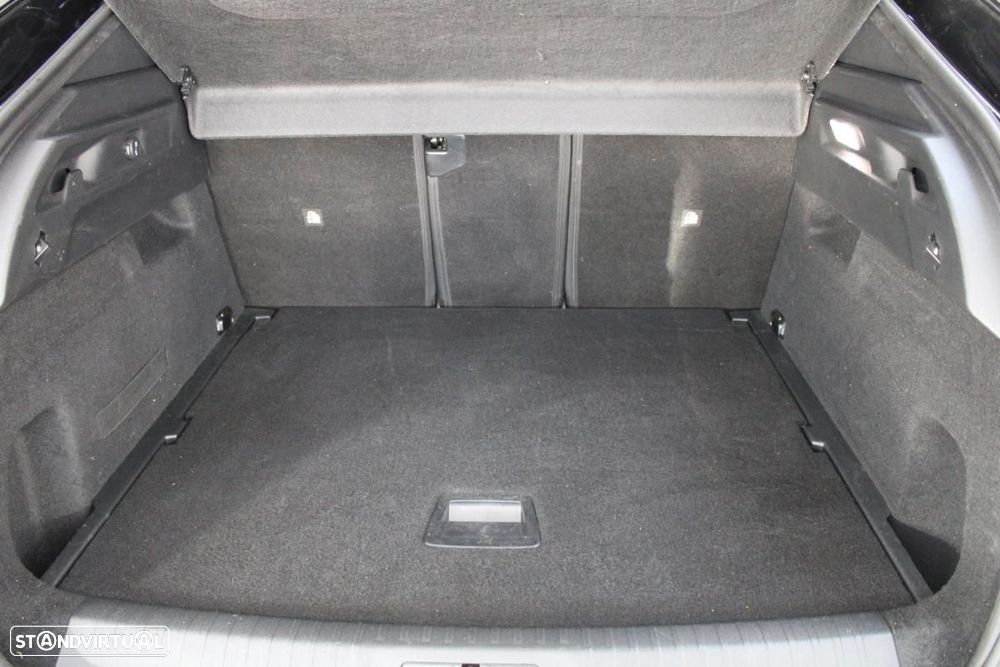 Peugeot E-3008 73 kWh Allure - 8