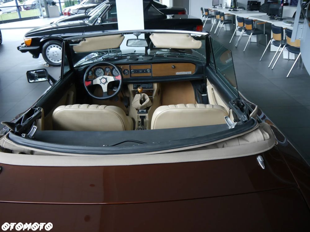 Fiat 124 Spider - 10