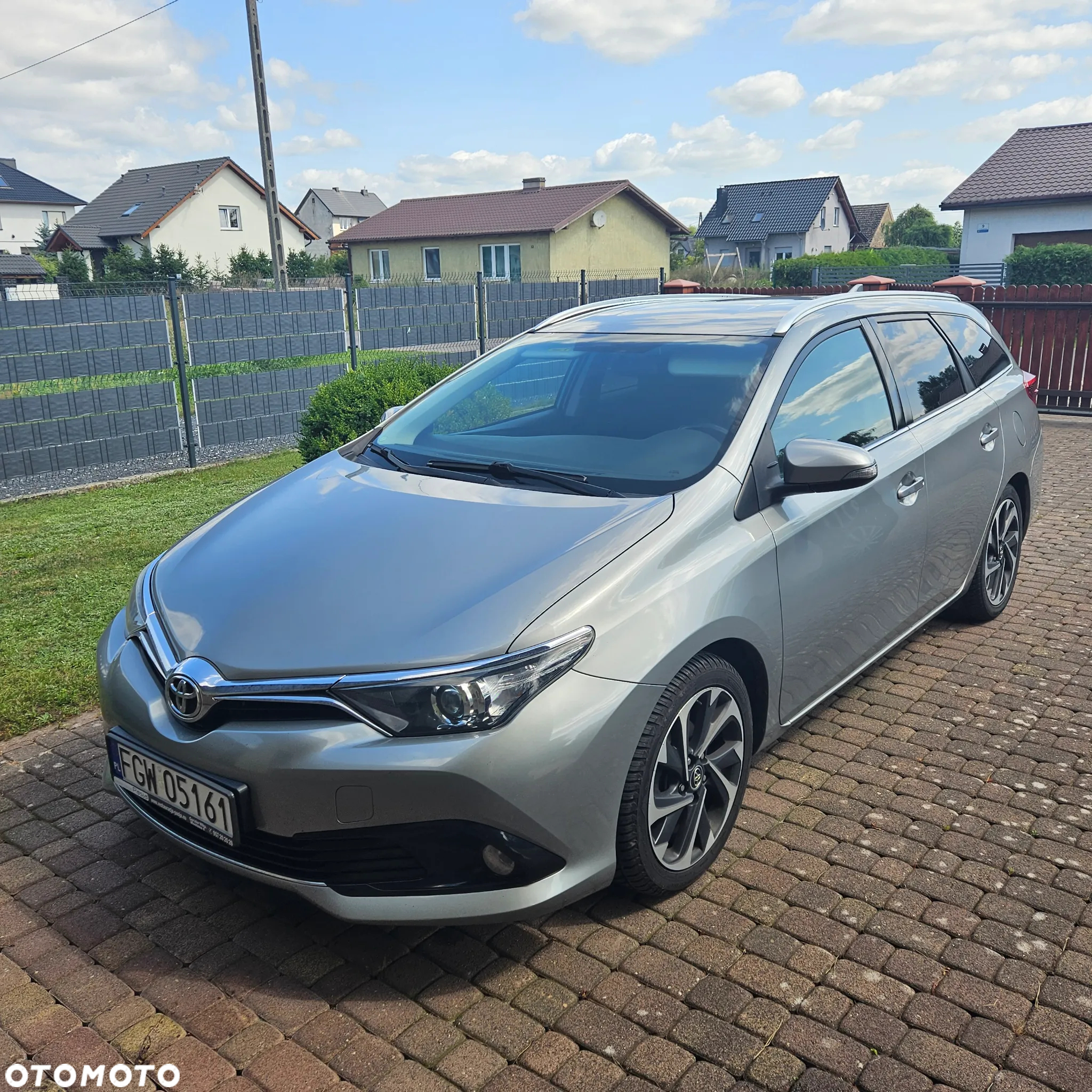 Toyota Auris 1.6 D-4D Touring Sports Comfort - 2