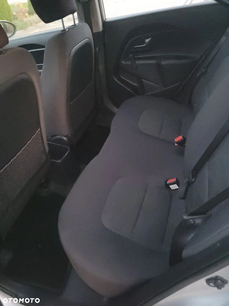 Kia Rio 1.2 Fifa World Cup Edition - 17