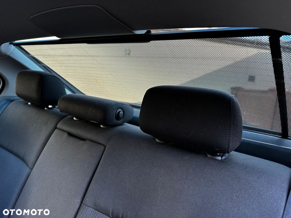 BMW Seria 3 320i Edition Exclusive - 32