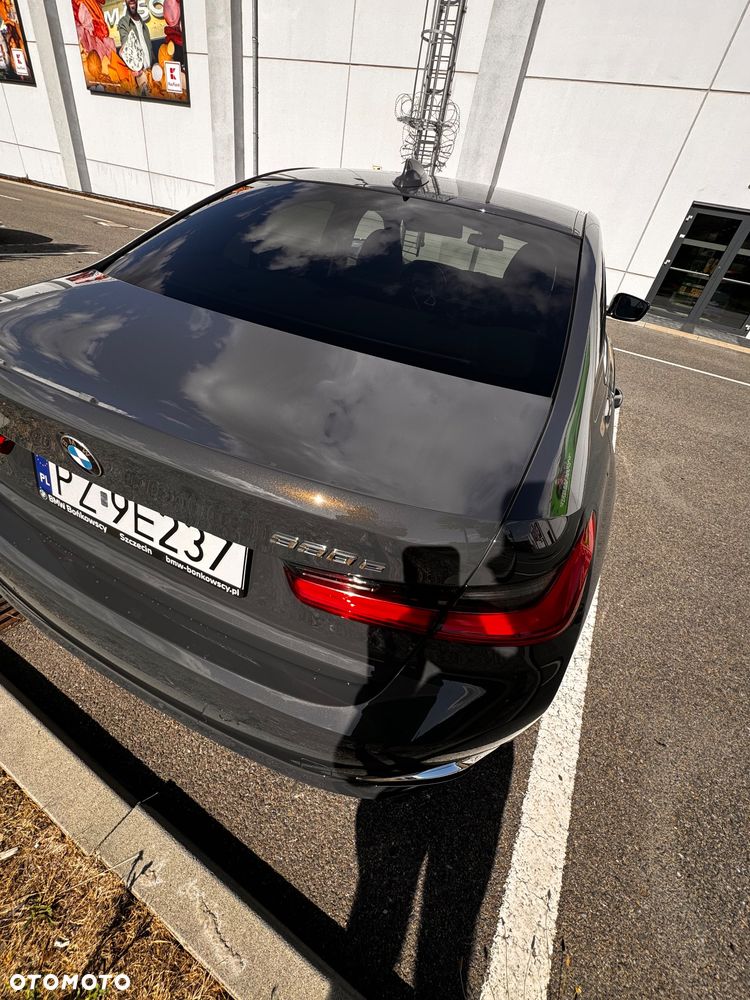 BMW Seria 3 330e Luxury Line - 16
