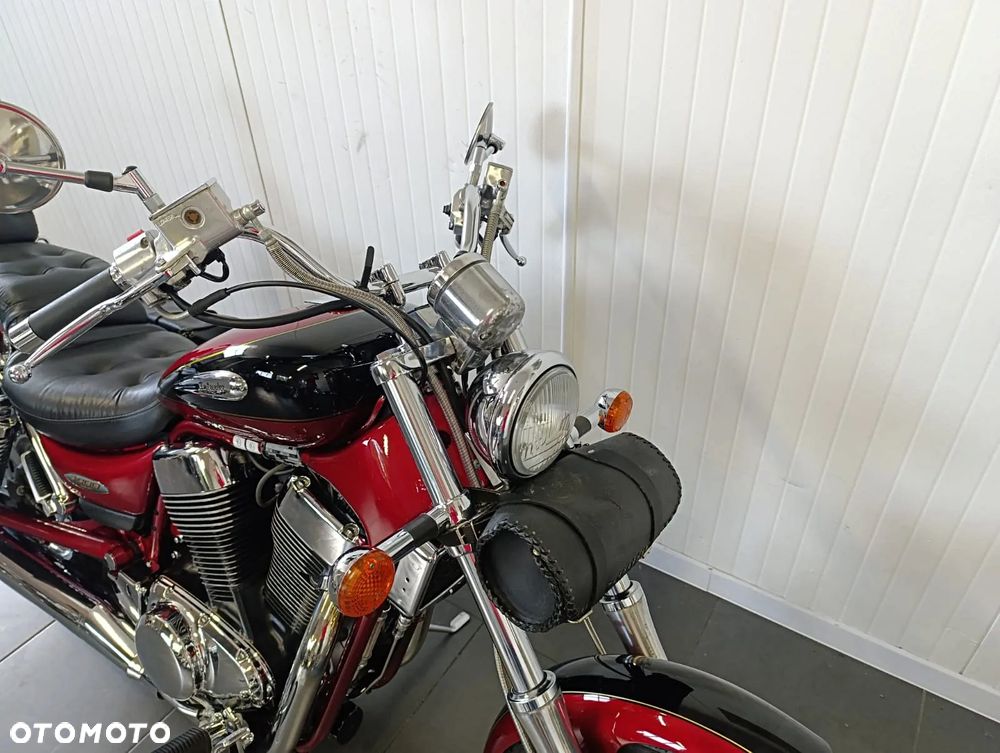 Suzuki Intruder - 16
