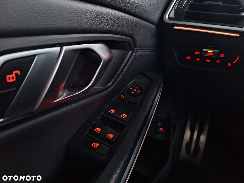 BMW Seria 3 320d xDrive M Sport sport - 39