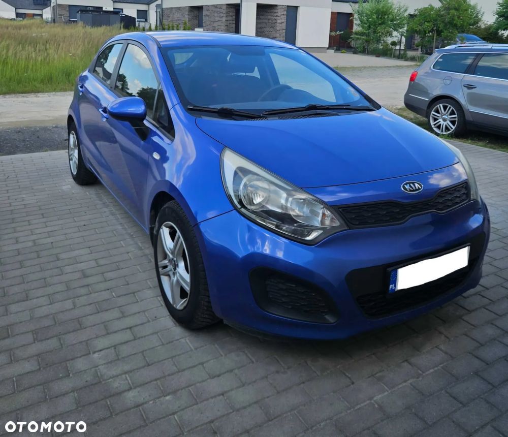 Kia Rio 1.2 L - 1