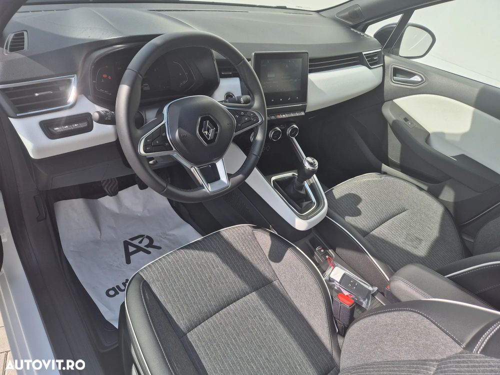 Renault Clio V TCe 90 Techno - 9