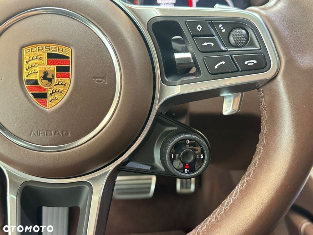 Porsche Cayenne - 20