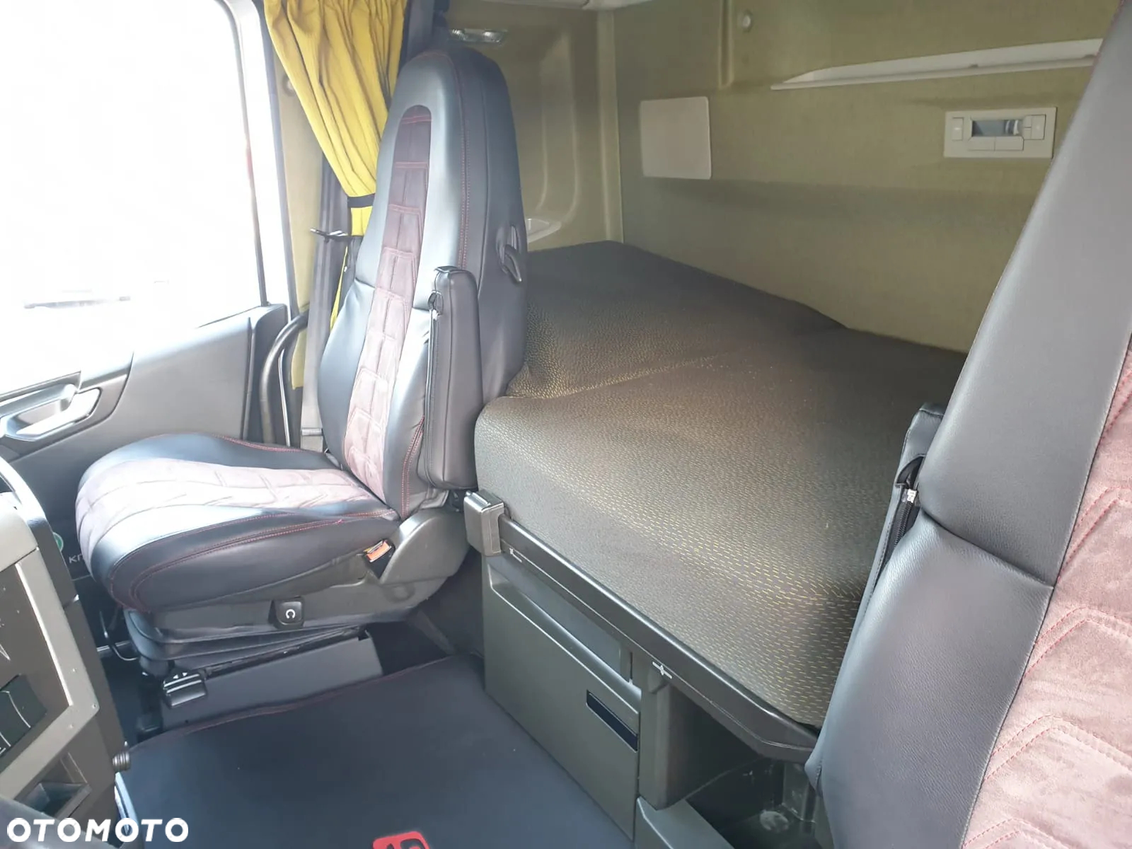 Volvo FH 16 750 6x4 GLOBETROTTER DO DRZEWA - 19