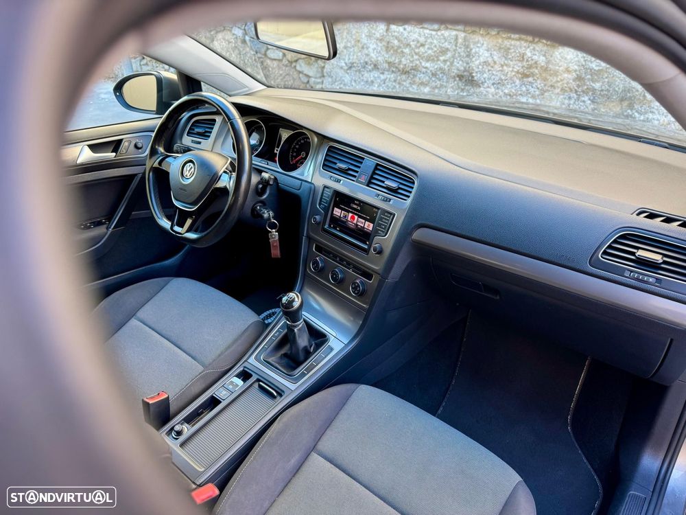 VW Golf 1.6 TDi Trendline - 28