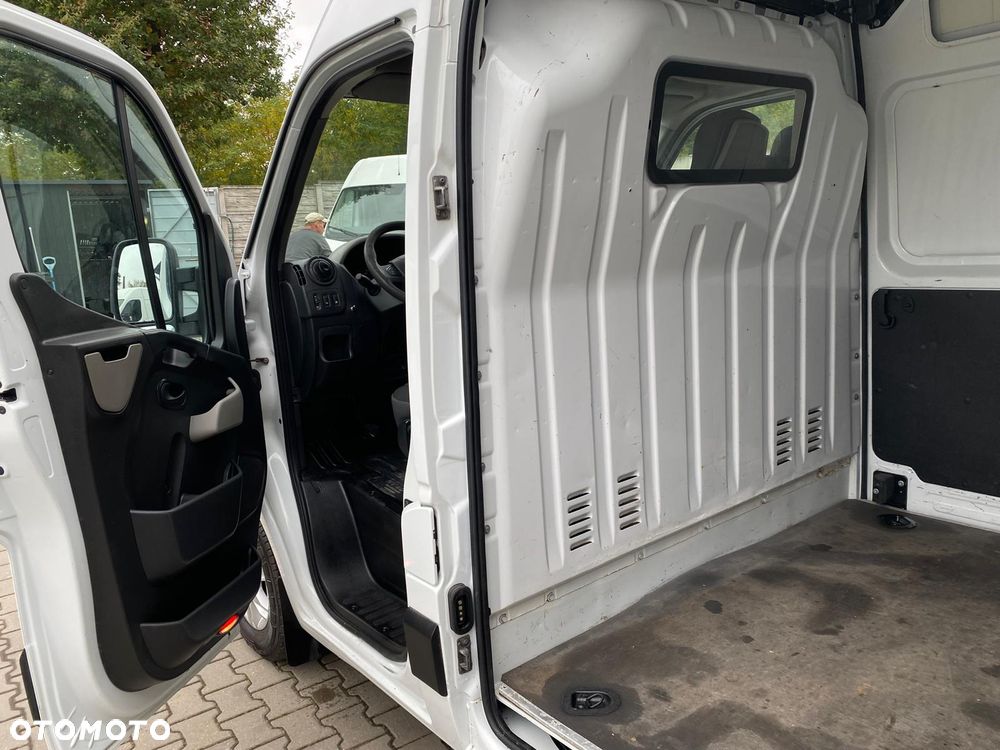 Nissan NV400 - 17