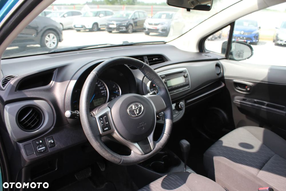 Toyota Yaris Hybrid 100 Premium - 17