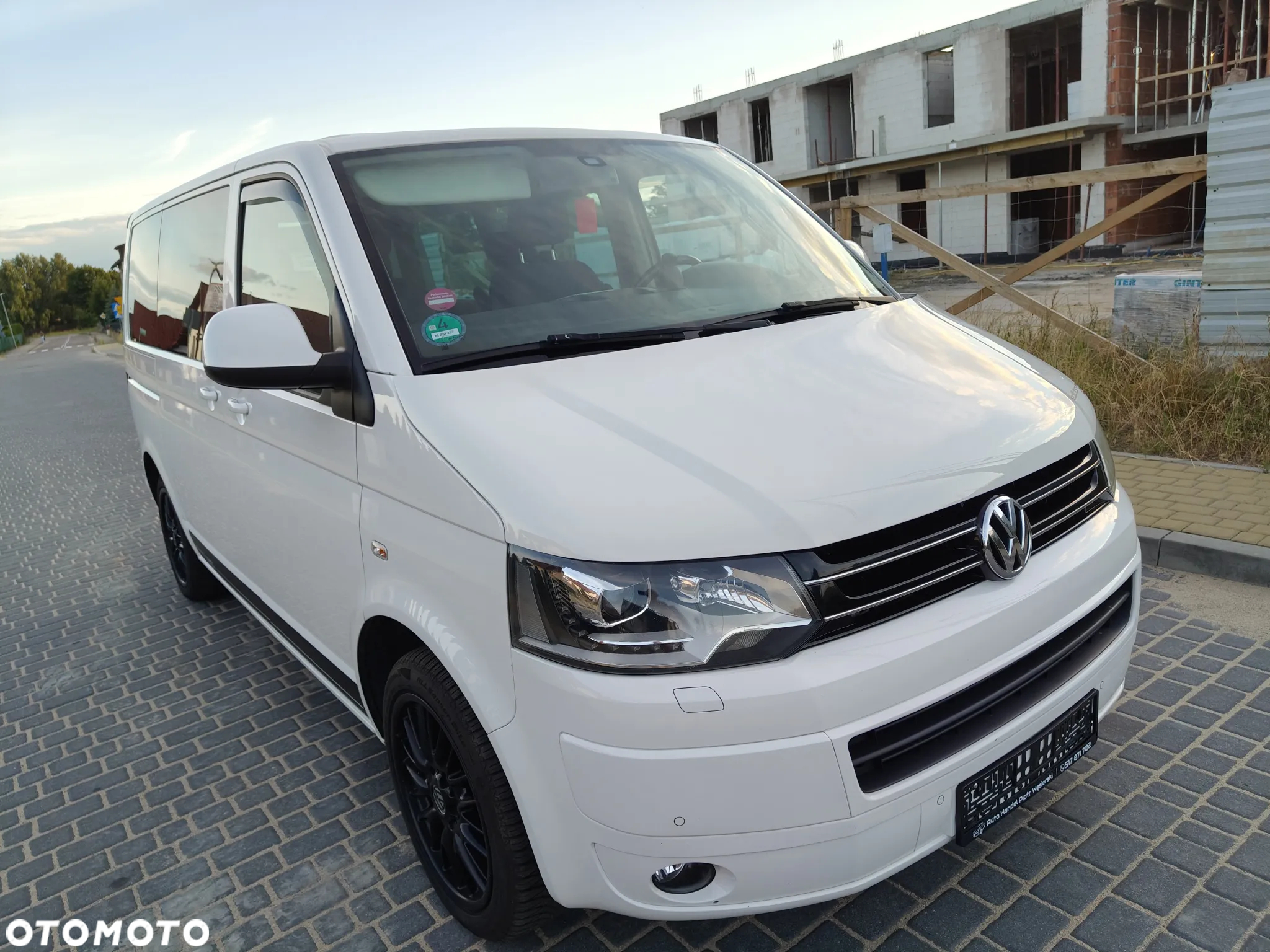 Volkswagen Multivan - 15