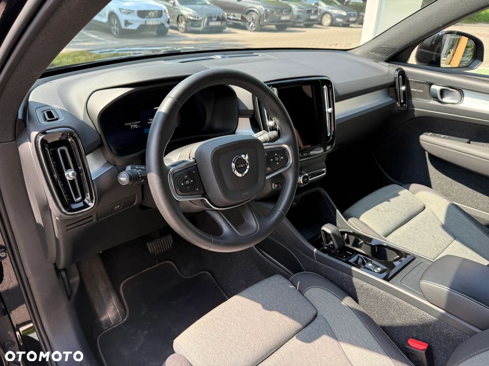 Volvo XC 40 B3 Plus Dark - 18