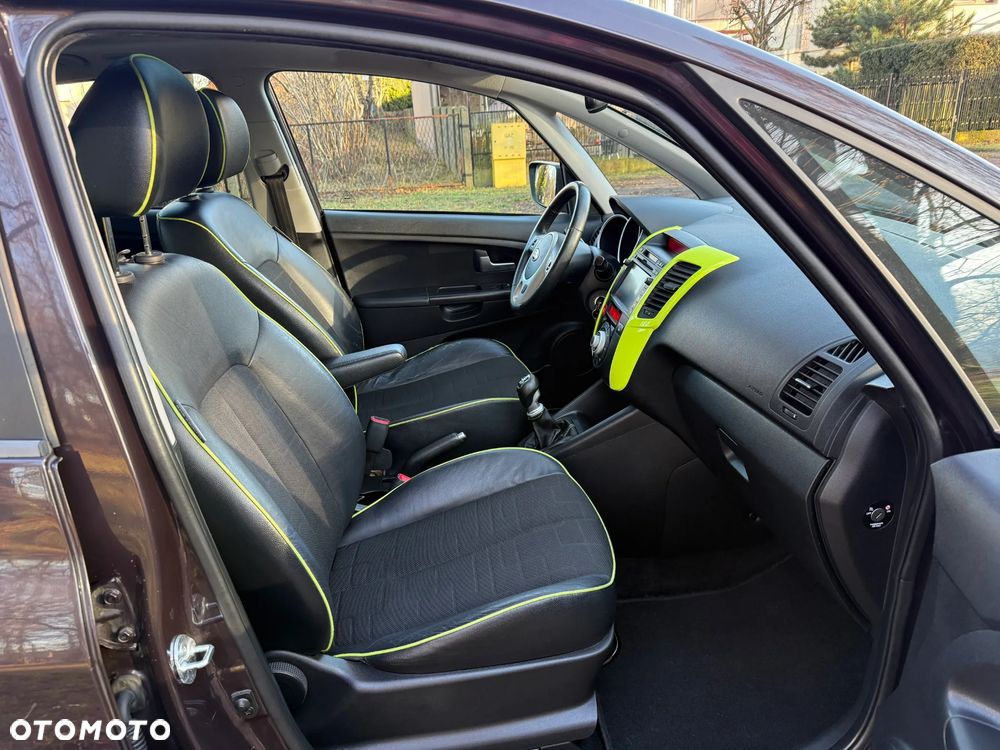 Kia Venga 1.6 CRDi 128 ISG Spirit - 24