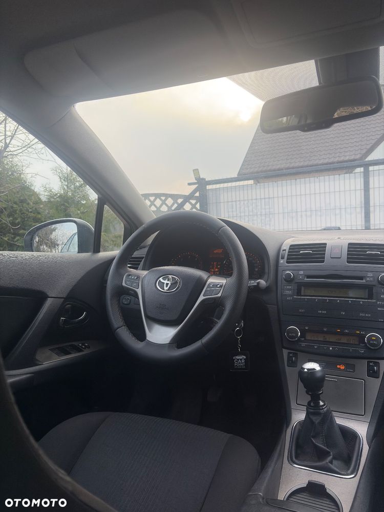 Toyota Avensis - 13