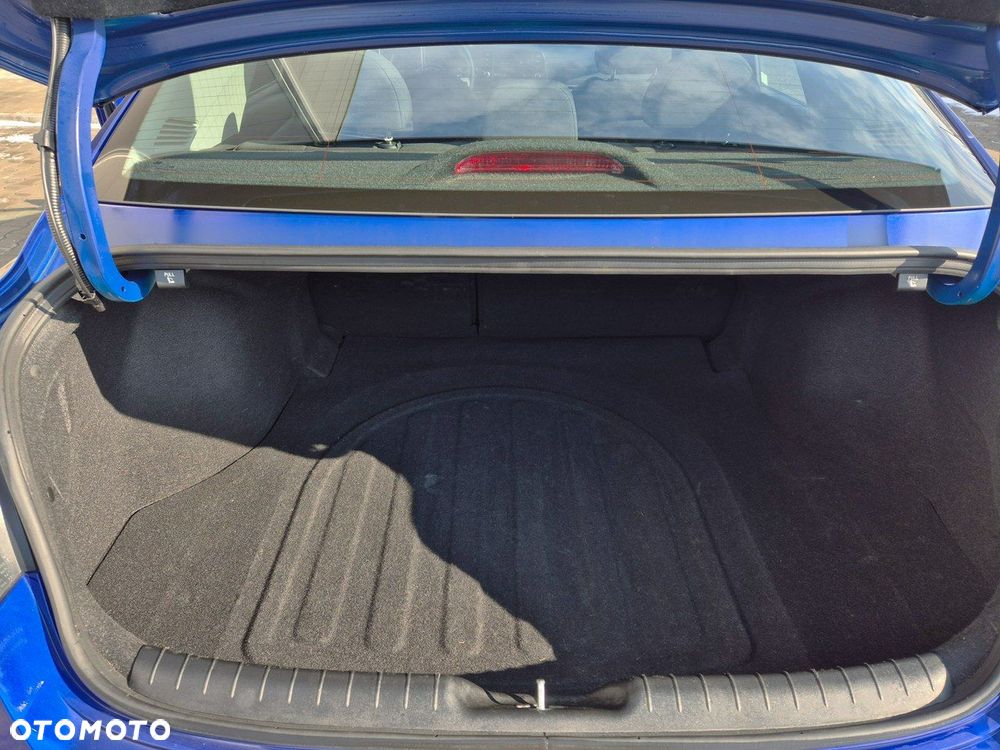 Hyundai Elantra - 27