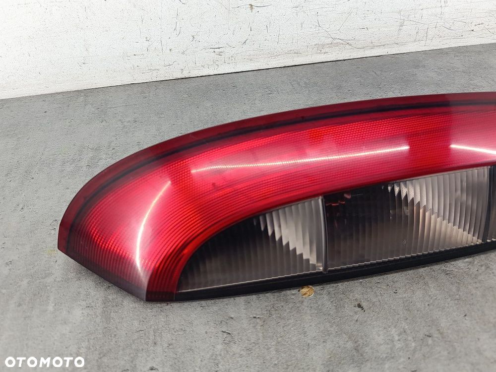 LAMPA TYLNA PRAWA OPEL CORSA C 09114337 89302181  VALEO HATCHBACK - 6