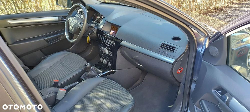 Opel Astra 1.8 Edition Plus - 28