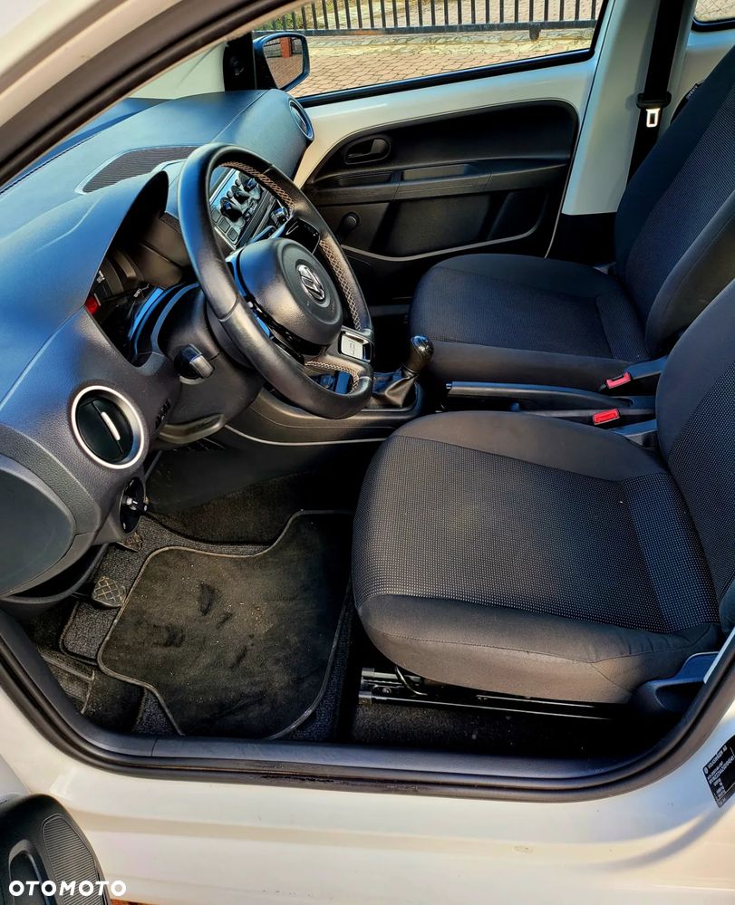 Volkswagen up! 1.0 beats - 10